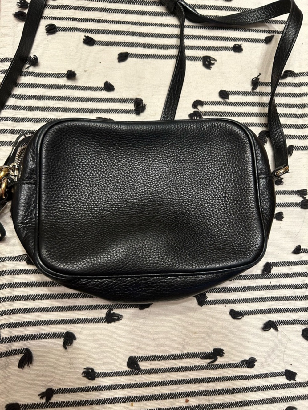 Authentic Gucci Black Soho Pebbled Leather Crossbody ๐ - Picture 3 of 13